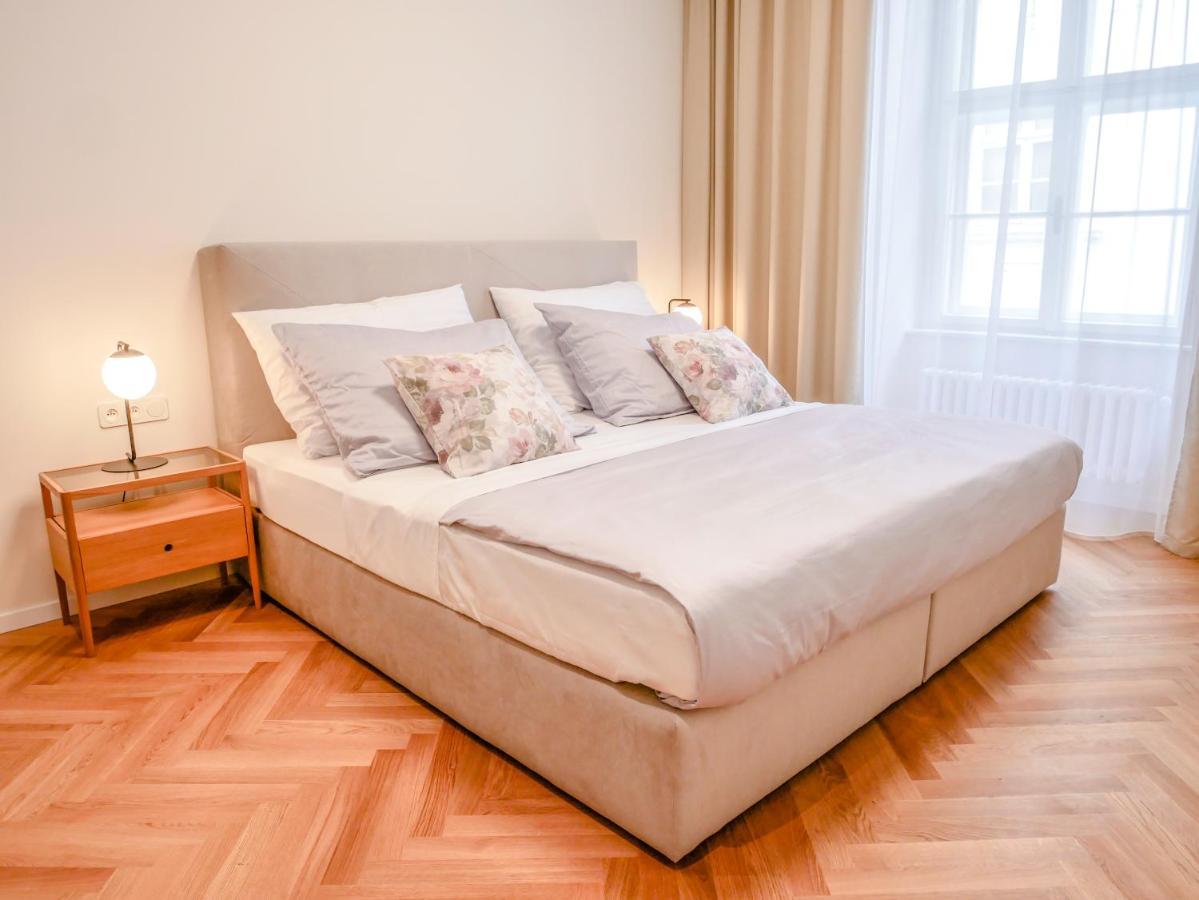 Laurinska 1 Apartments Bratislava Exterior photo